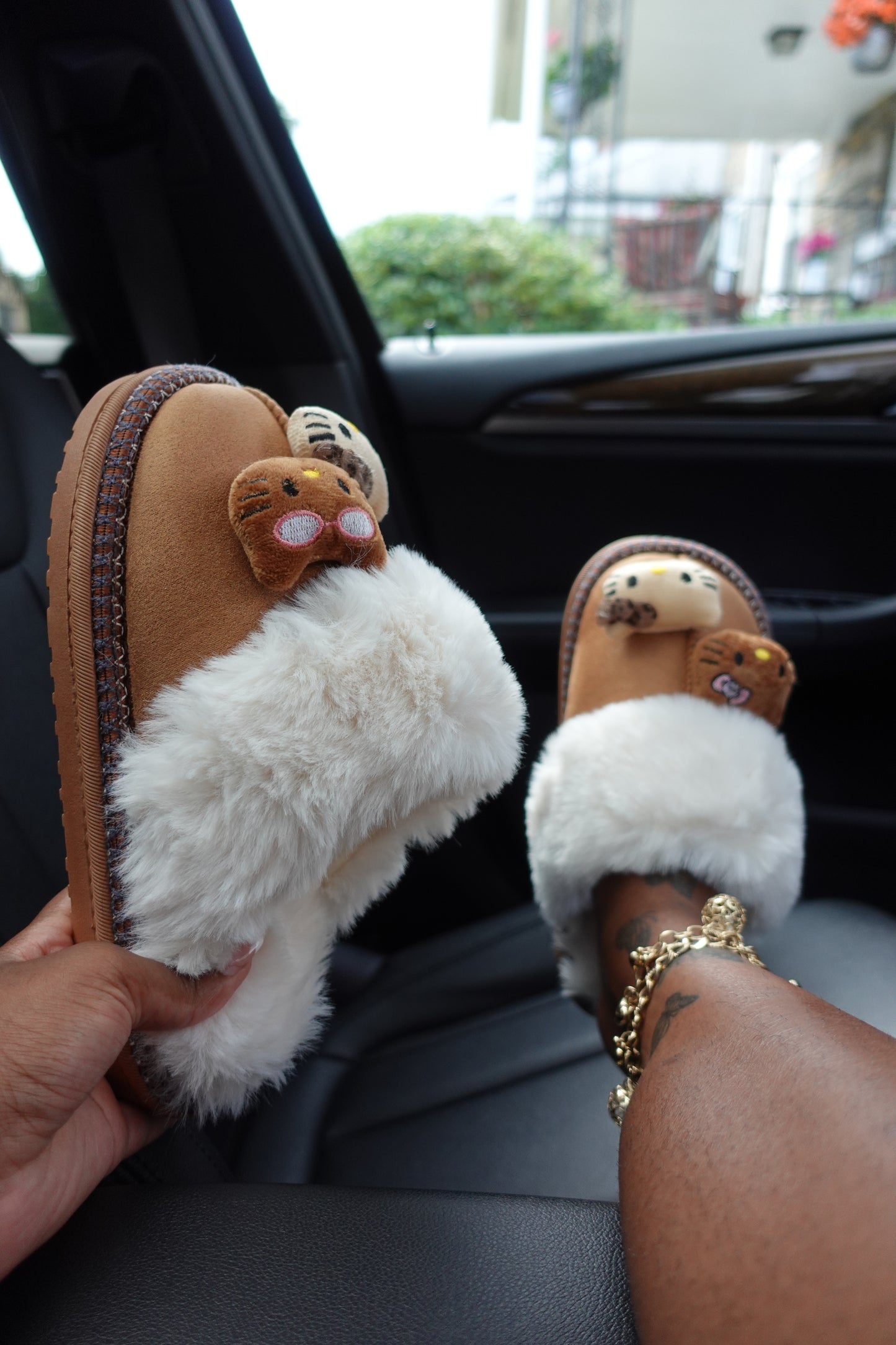 Extra Fluff Hello Kitty Slippers